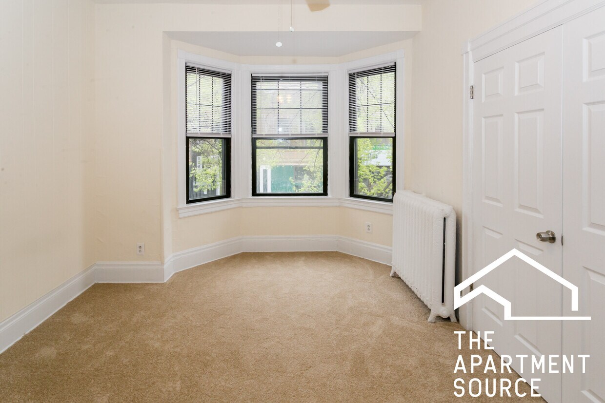 Foto principal - 2260 N Lincoln Ave