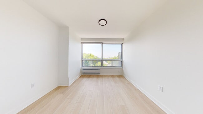 Building Photo - 5120 Earnscliffe