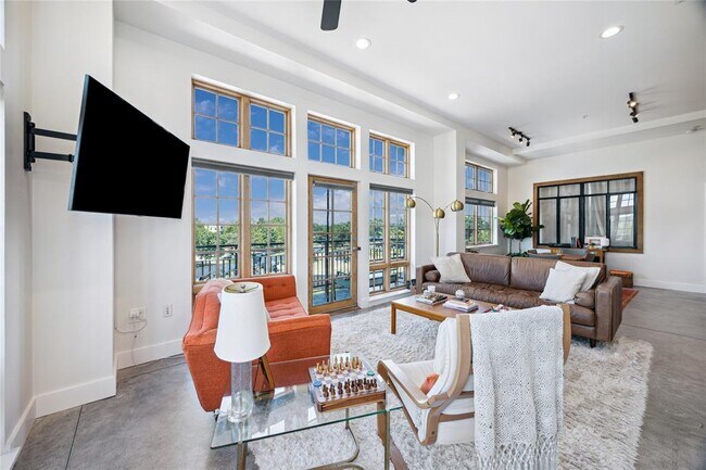 Foto del edificio - 2235 E 6th St