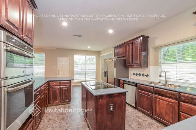 Building Photo - 6517 Forest Park Dr