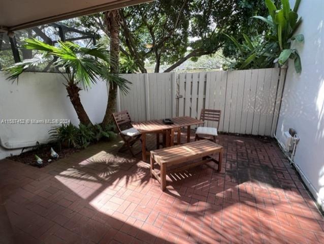 Foto del edificio - 8110 SW 82nd Ct