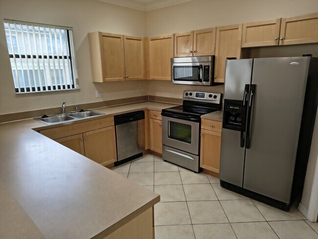 Foto del edificio - 1307 Clove Dr