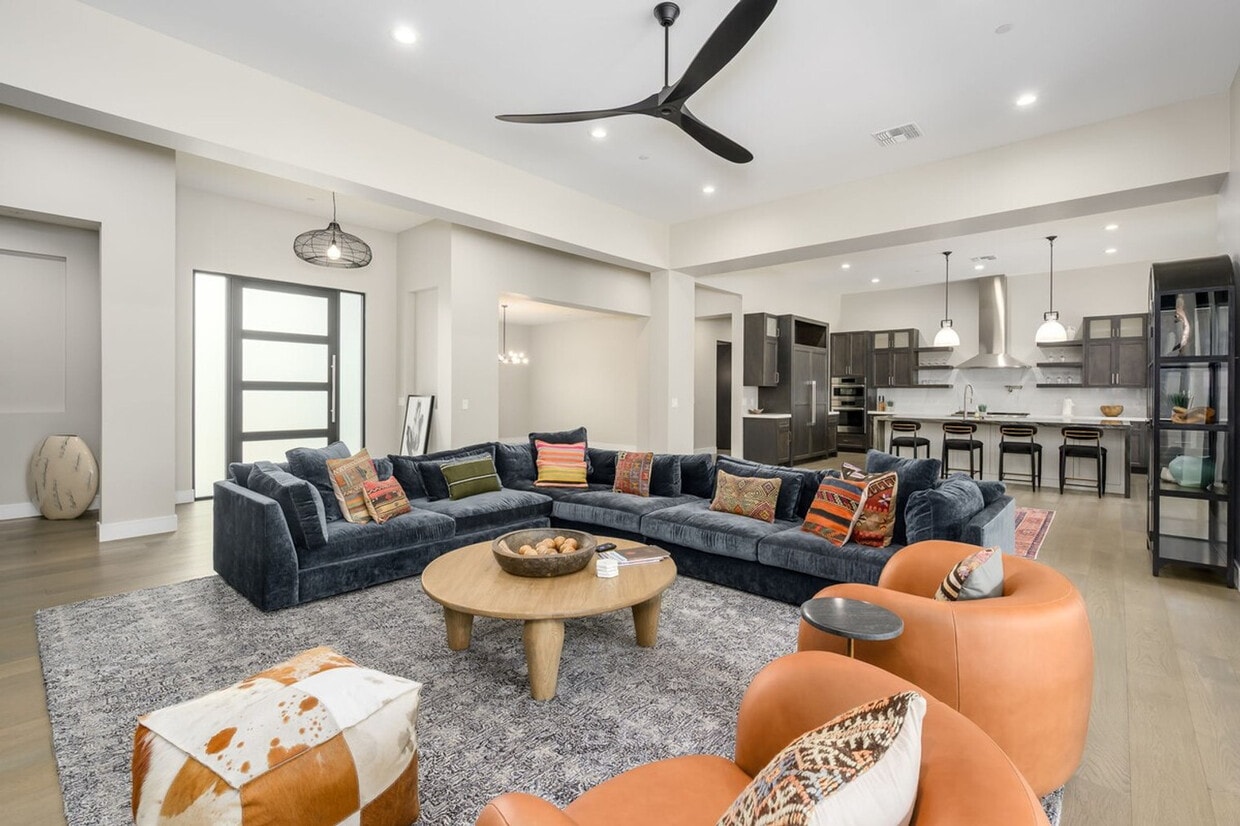 Foto principal - 8742 E Woodley Way