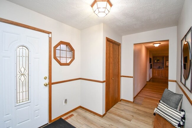 Foto del edificio - 3305 E 33rd St
