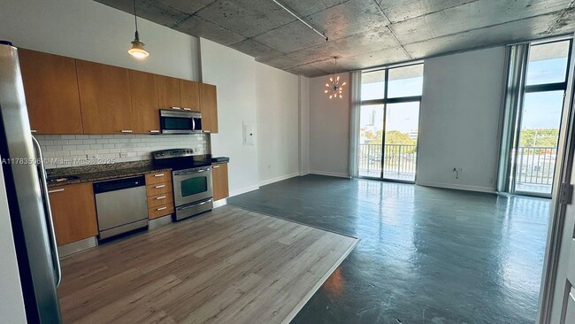 Building Photo - 2100 Van Buren St