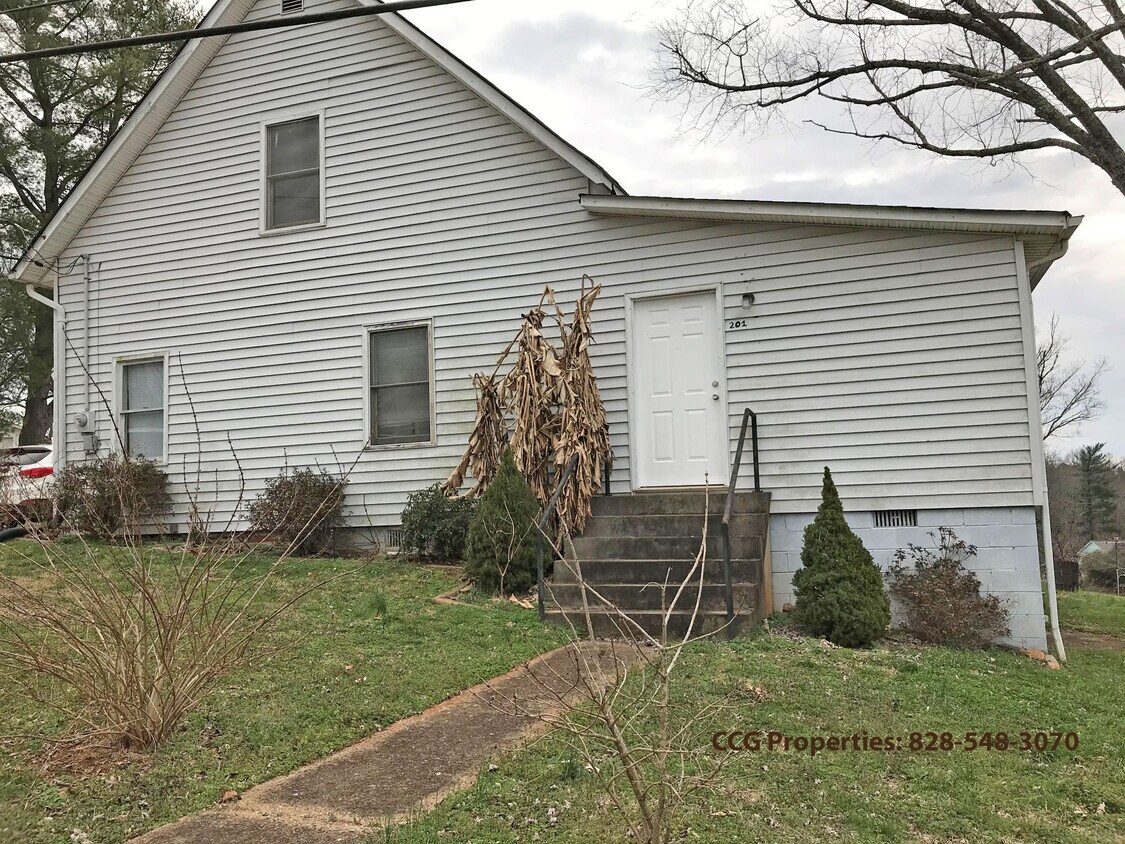 201 Martha Dr, Rhodhiss, NC 28667 House Rental in Rhodhiss, NC