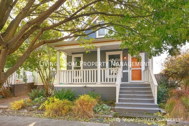 Building Photo - 3 Bedroom Craftsman Bungalow in NE Portland