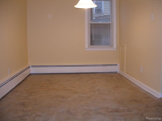 Building Photo - 33495 Brown St