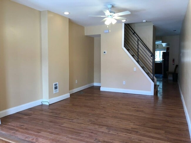 Foto del edificio - Great 2BR/2BA home in Prime location in University City. Available Nov 5th