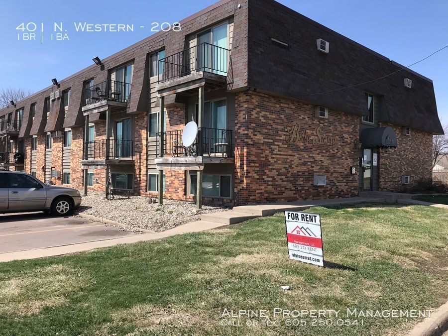 Primary Photo - 401 N Western Ave