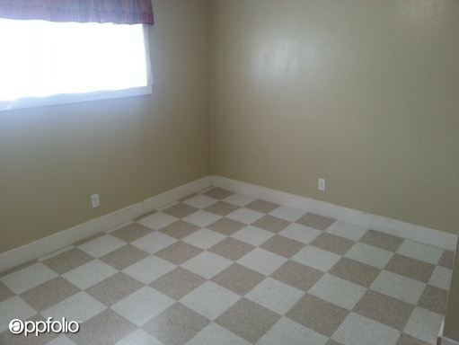 Building Photo - 5550 S Capri Dr