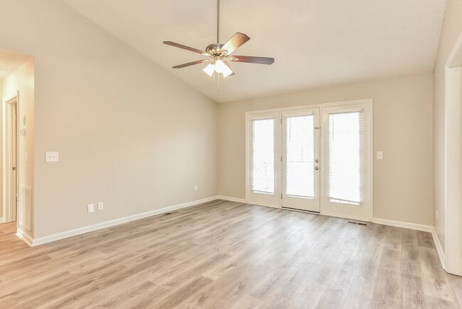 Building Photo - 517 Titan Ct