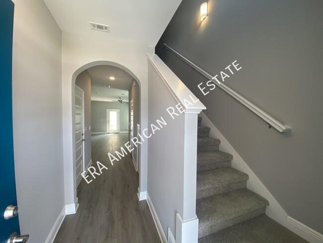 Foto del edificio - 977 Skylark Rd