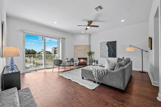 Building Photo - 5730 Biscayne Ct
