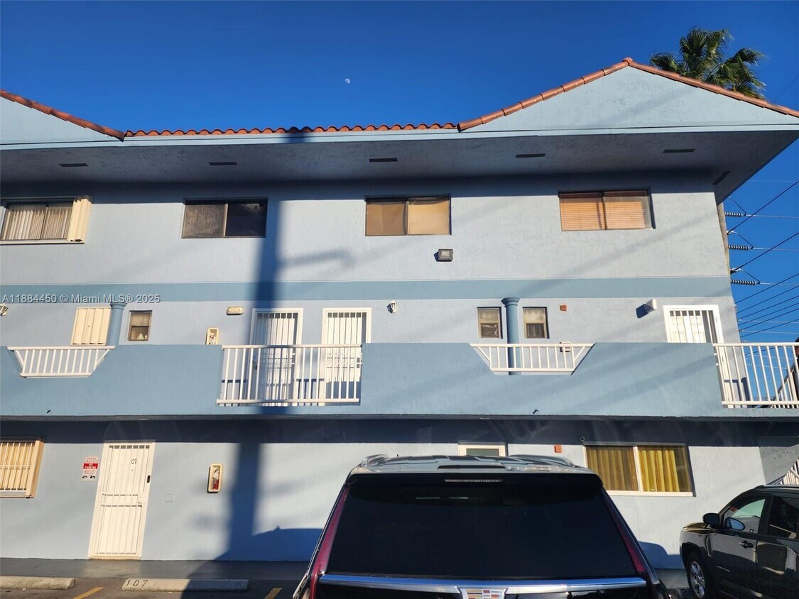 Foto principal - 210 W 68th St