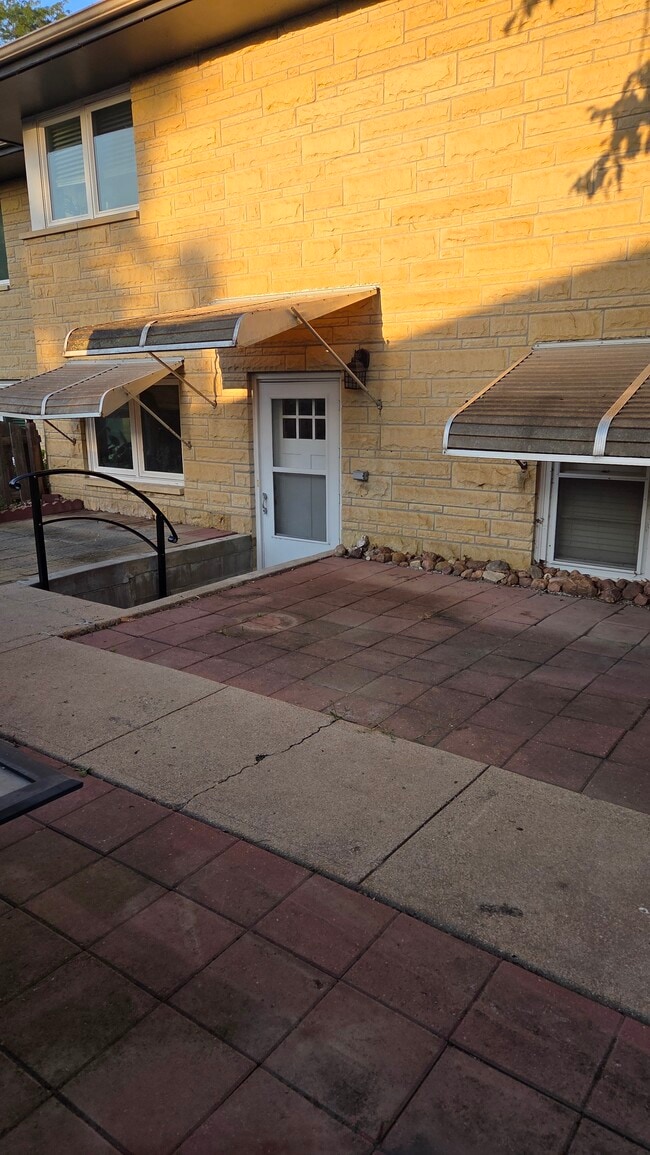 Building Photo - 5208 Meredeth St