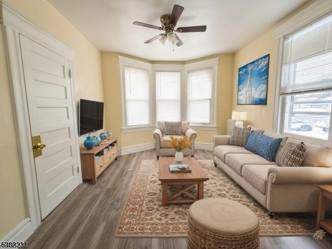 Foto del edificio - 32 Harrison Ave