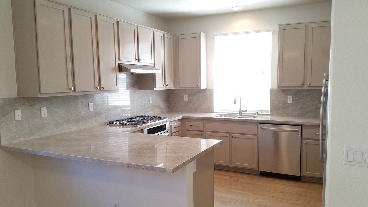 Remodeled kitchen - 14670 Via Fiesta