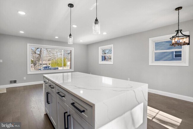 Building Photo - 5826 Galloway Dr