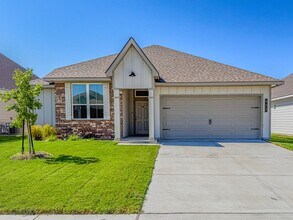 Building Photo - 927 James Parker Cir