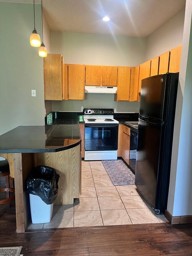 Building Photo - Pinon Condo with lock off bedroom