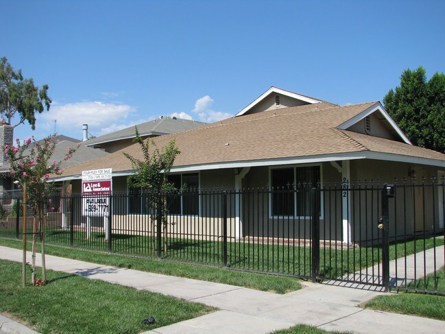 Building Photo - 282 E Jackson St