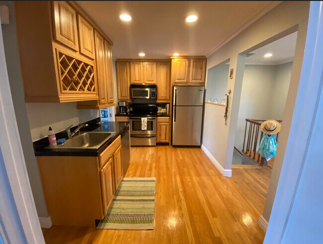 Kitchen_02 - 1201 Ocean Ave