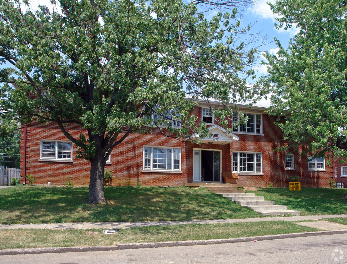 Primary Photo - 1851 Dalton Ct