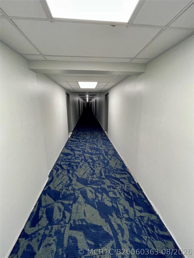 Foto del edificio - 801 Three Islands Boulevard