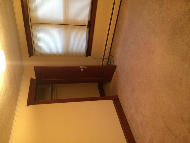 Building Photo - 67 Bellas St