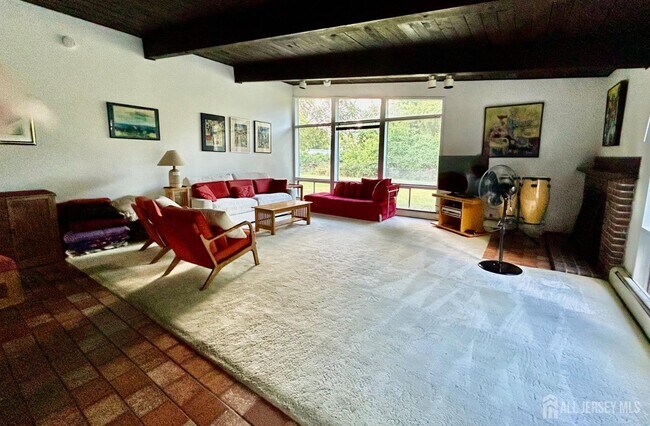 Foto del edificio - 51 Clover Ln