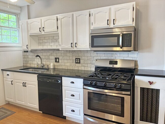 Foto del edificio - Two Bedroom Home in Scott's Addition