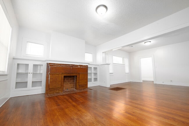 Photo - 323 NW 26th St House