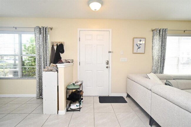 Building Photo - 200 Carina Cir