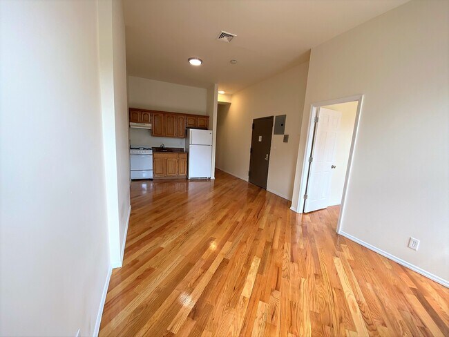 Foto del edificio - 409 E 116th St