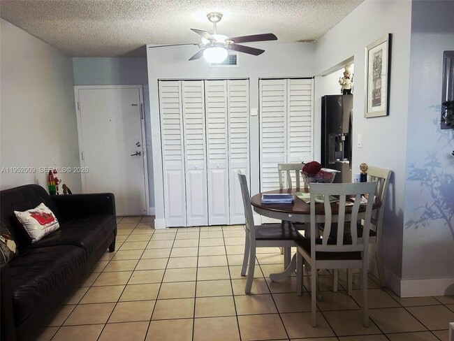 Foto del edificio - 8261 NW 8th St