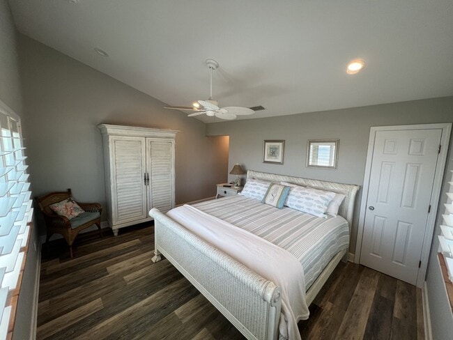 Building Photo - 6100-6A1A A1A S