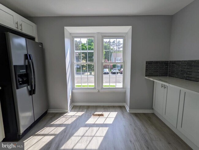 Foto del edificio - 70 Dorchester Cir