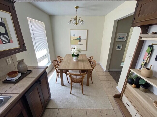 Foto del edificio - 3-Bedroom Duplex in OKC