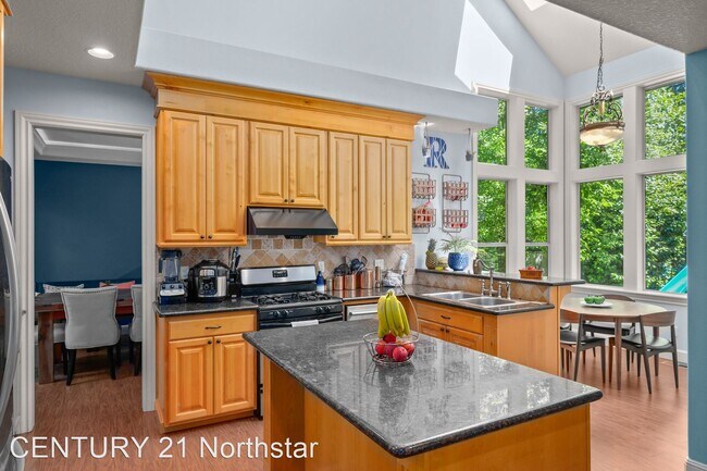 Building Photo - 4 br, 2.5 bath House - 2830 SE 109th Avenue