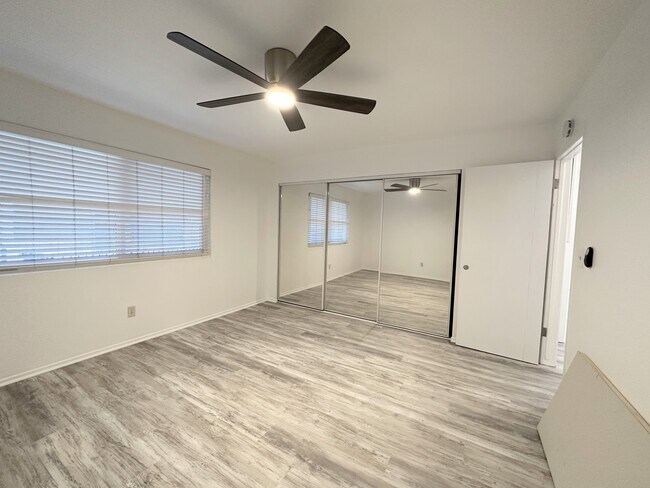 Building Photo - 4121 E Mendez St