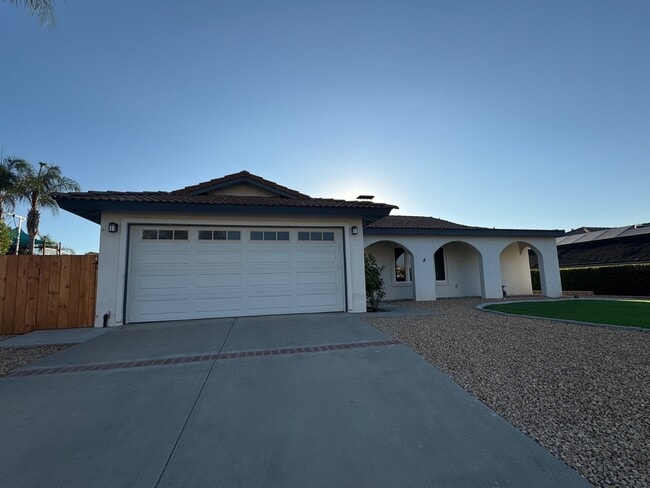 Foto del edificio - 22471 Loch Lomond Dr