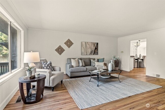 Building Photo - Spacious rambler-style 4 bed 2 bath house in Edmonds