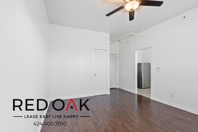 Building Photo - 2 Weeks Free Move-in Special! Bright and C...