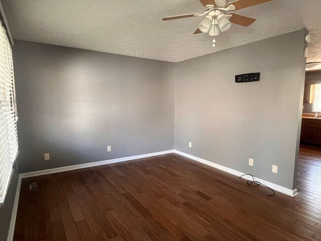 Foto del edificio - Beautiful Three Bedroom Home in London, KY