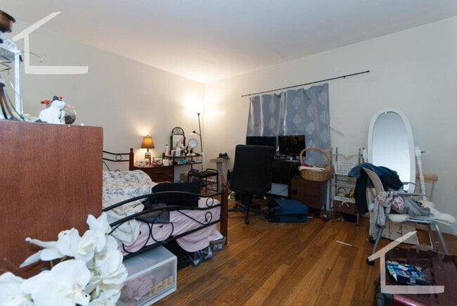 Building Photo - Nicely updated studio in the heart of Oak ...
