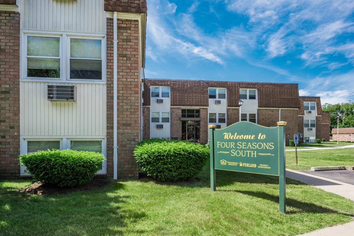 Primary Photo - Four Seasons South