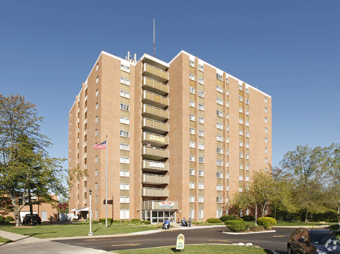 Primary Photo - Riverview Terrace Apartments