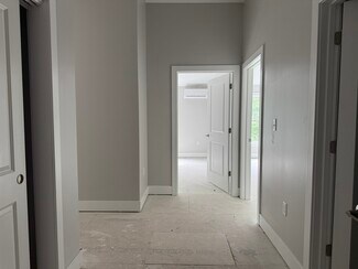 Building Photo - 251 Sladen St