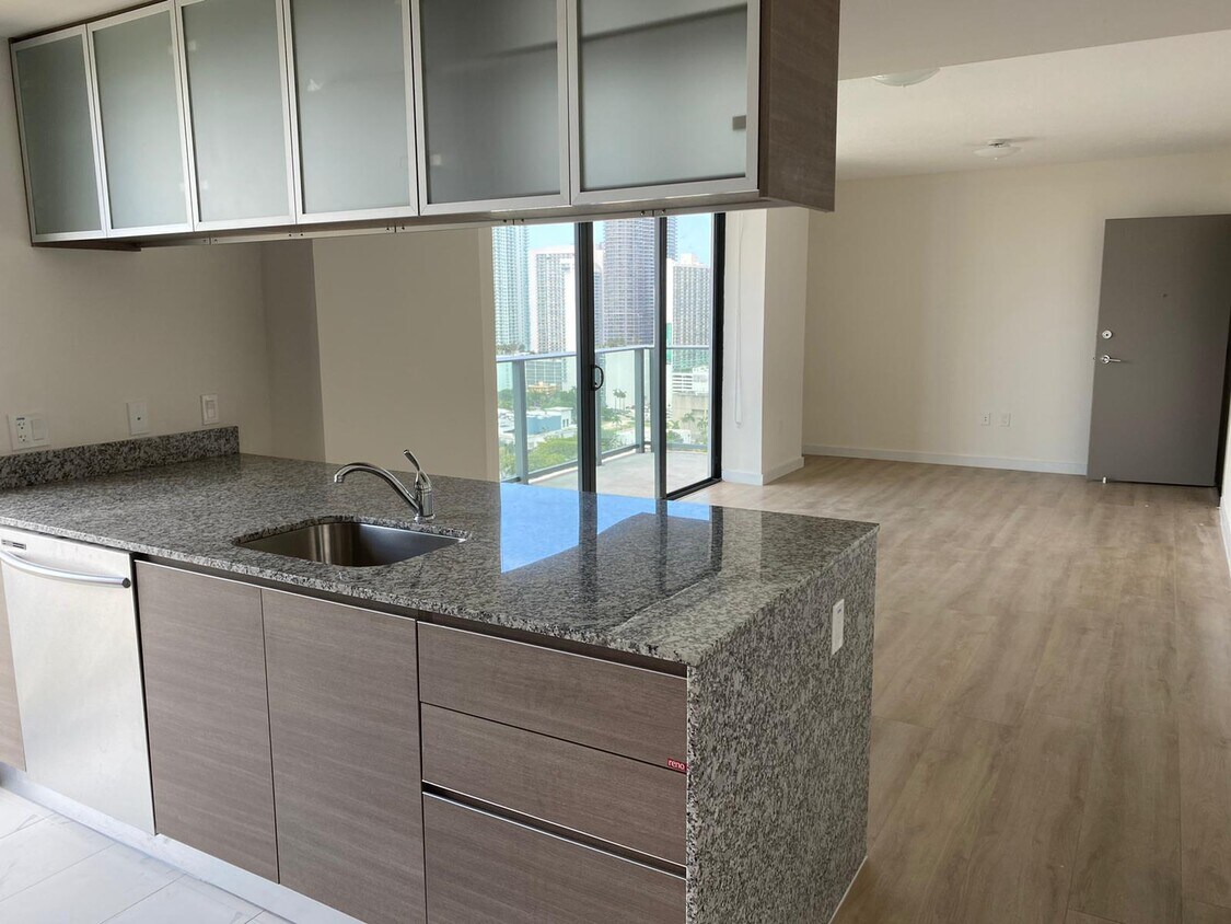 240 Biscayne Blvd Unit Flat, Miami, FL 33132 Condo for Rent in Miami